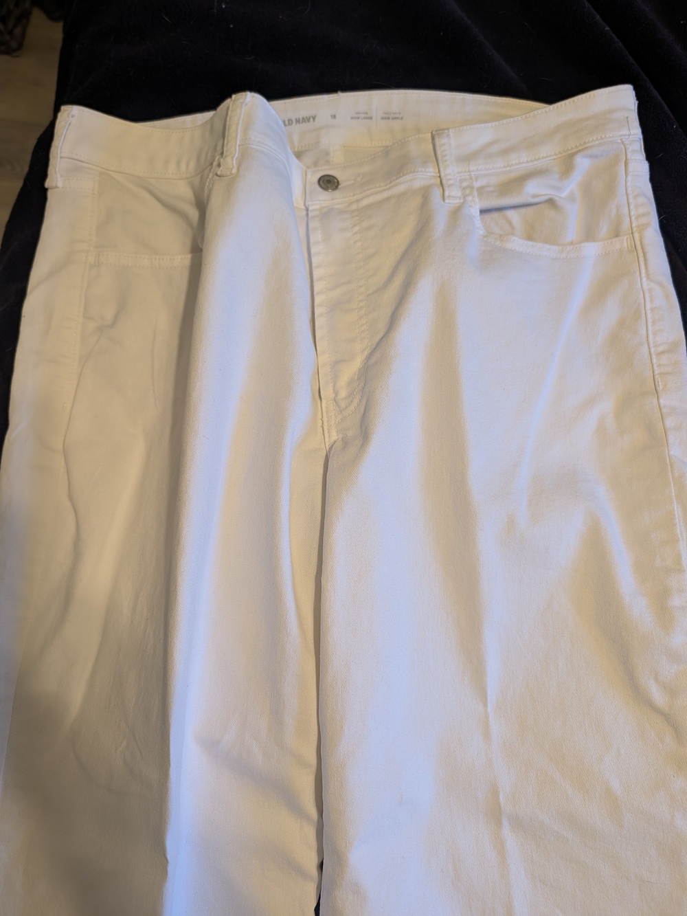Old Navy Women’s White Jeans - Straight Fit